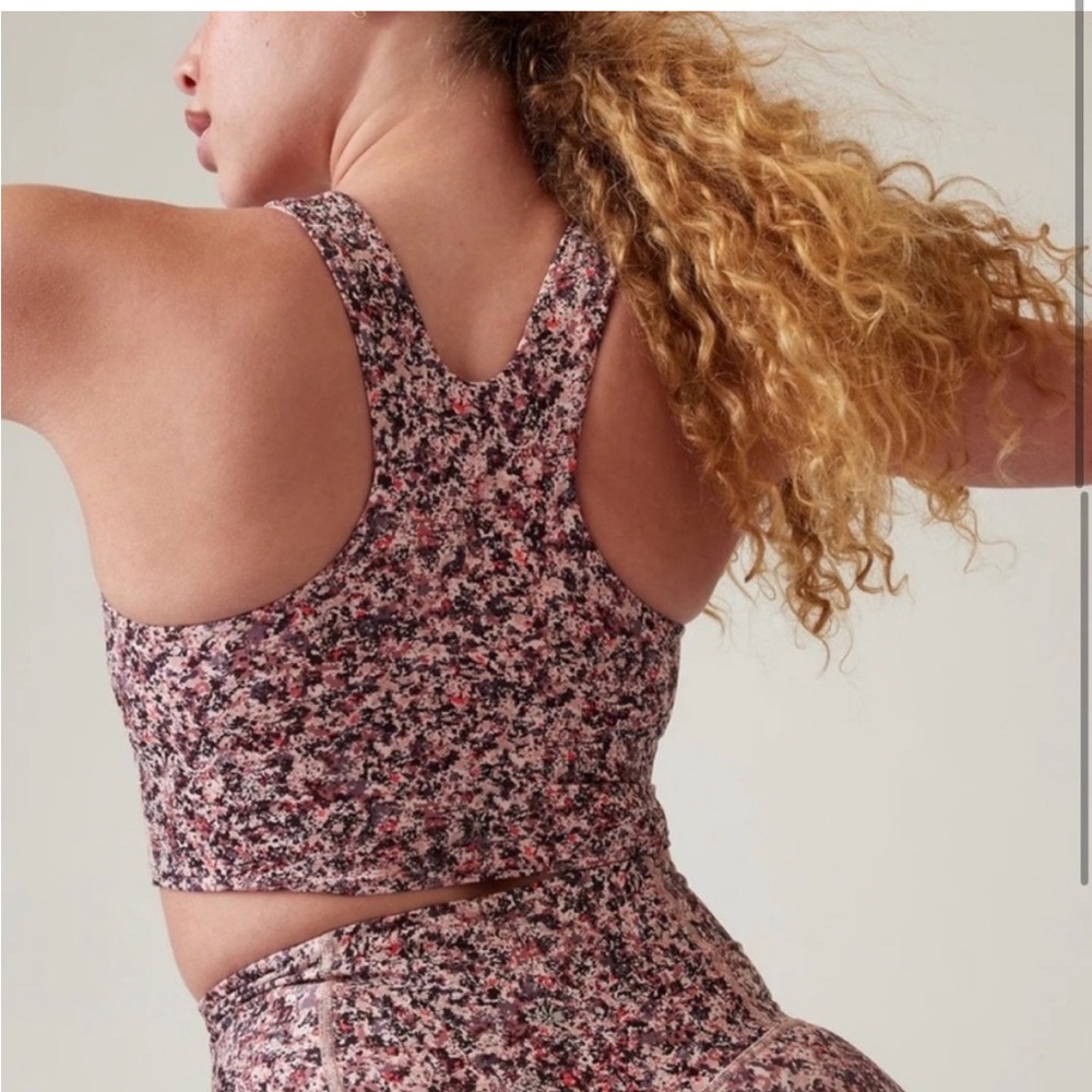 🫶🏻HP🧡 NWT Athleta conscious crop printed workout top pink splatter print RARE - Picture 2 of 7